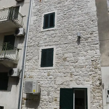 Old Town Brigita דירה *