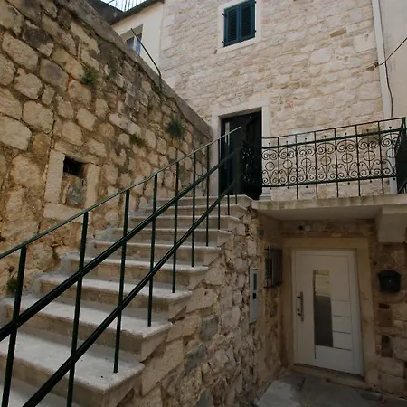 Old Town Brigita דירה *